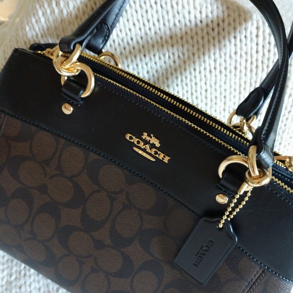 Authentic Coach purse BNWT